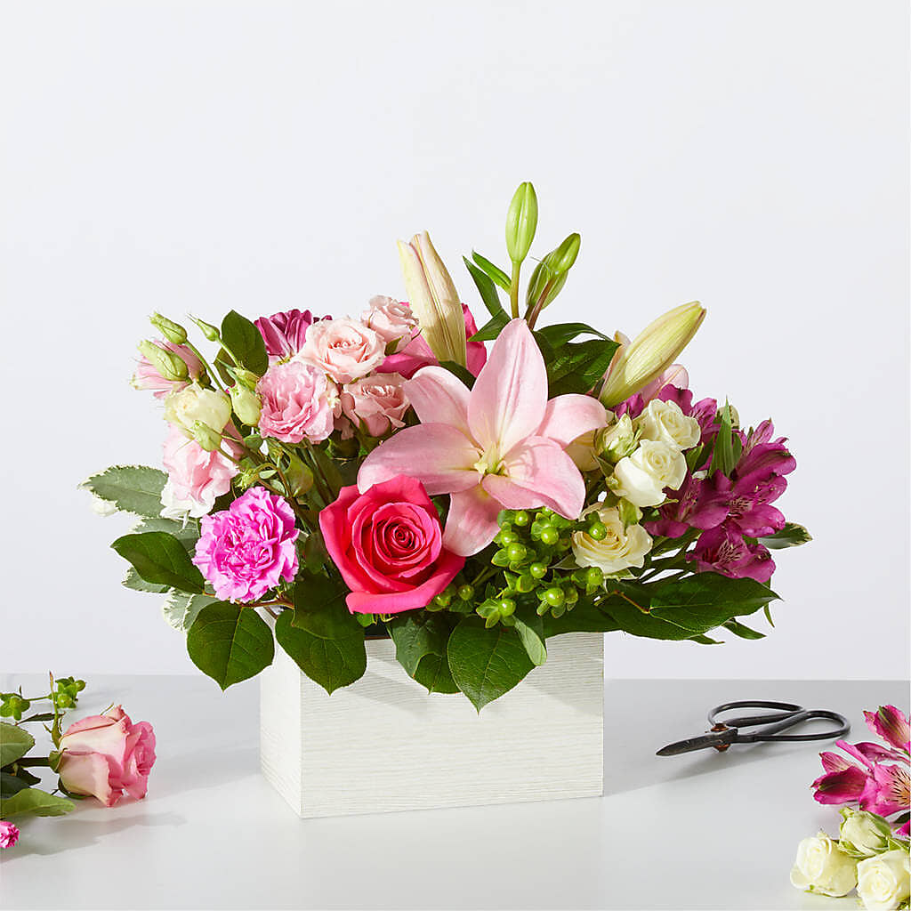 Sweetberry Box – A Florist Original – Central Market Florist #138, Latham NY